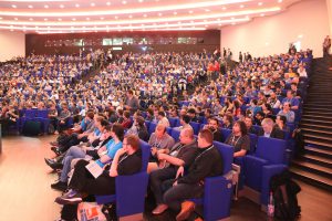 Volles Haus Dank Linus,bereits eine halbe Stunde vor dem Panel.