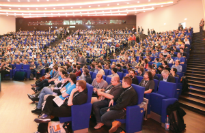 Abbildung 1: Über 1400 Teilnehmer drängelten sich bei Keynotes und Panels auf der Linuxcon Europe 2014.