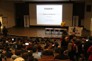 Das Team sagt: "Willkommen auf der FOSDEM 2015"