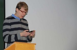 Präsentation vom Smartphone: Lennart Poettering auf der Fosdem 2015.