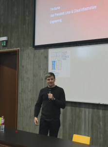 Abbildung 1: Von links nach rechts: Die Universität Brünn sowie Tim Burke und Dan Walsh bei ihren Keynotes.