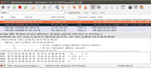 Abbildung 1: Das Wireshark-GUI zeigt abgefangene Pakete an.