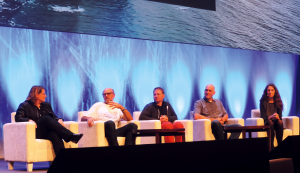 Abbildung 3: Panel-Diskussion der Kernelentwickler. Von links nach rechts: Kristin Accardi (Intel), Stephen Hemminger (Brocade), Kevin Hilman (Linaro), Greg Kroah-Hartman (Linux Foundation) und Julia Lawall (Inria).