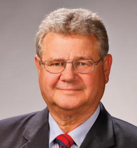 Abbildung 1: Der Geheimdienstexperte Gerhard Schmid hegt Zweifel an den offiziellen Erklärungen zum Bundestags-Hack. Als Vizepräsident des Europäischen Parlaments zeichnete er 2001 für die Enthüllung zur Abhöraktion Echelon verantwortlich.