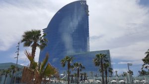 Ein am Meer gelegenes Hotel in Barcelona bietet dem diesjährigen Atlascamp ein Zuhause.
