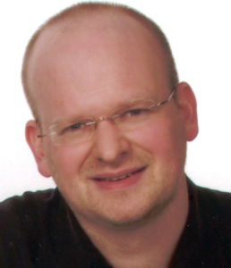 Torsten Scheck ist seit 2003 Vorstandsmitglied des Linux Professional Institute. Er lernte Linux vor 20 Jahren kennen und arbeitet derzeit als Software-Entwickler bei Leica Biosystems in Nußloch.