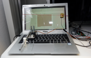 Abbildung 7: Der Roboter zum Bestimmen der Akku-Laufzeiten simuliert das Tipp- und Arbeitsverhalten eines typischen Notebook-Benutzers.