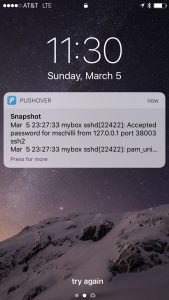Abbildung 2: Das Mobiltelefon mit installierter Pushover-App zeigt einen Login-Versuch auf dem SSH-Server des &uuml;berwachten Linux-Rechners an. 