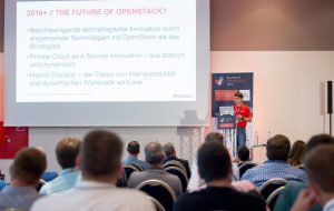 Abbildung 2: Alex Sommer von Rackspace versuchte die n&auml;here Zukunft von Open Stack vorherzusagen. 