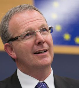 Abbildung 3: Axel Voss folgt dem ursprünglichen Vorschlag der Kommission.