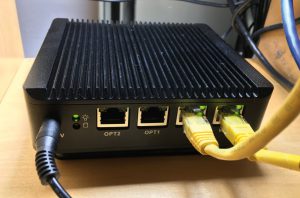Abbildung 1: Die Micro-Appliance von Protectli als Router. 