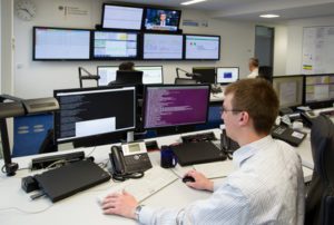 Abbildung 1: Sicherheitaufgaben: Das nationale IT-Lagezentrum im BSI. 