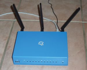 Abbildung 2: Fast schon Profi-Hardware ist der Omnia Turris von NIC.CZ, der ohne Probleme einen GBit-Link saturiert.