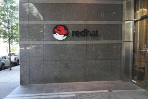 Abbildung 2: Red Hat ist eines der größten Open-Source-Unternehmen weltweit und operiert mit verschiedenen Geschäftsmodellen sowohl als Supportfima wie auch als Software-Anbieter.