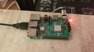 Abbildung 4: Auf einem alten Raspberry&nbsp;Pi&nbsp;3 l&auml;uft der Octoprint-Server. Quelle: Oliver Nickel