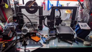 Abbildung 2: Evolution bei der Arbeit: Beim YOUin3D Pro One handelt es sich um eine aktualisierte Variante des i3 Berlin. Der beruht wiederum auf dem Prusa i3, der seinerseits auf dem RepRap fußt.