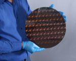 Die Forscher von IBM haben nach eigenen Angaben die weltweit ersten Chips auf Basis von 2-Nanometer-Chip-Technology entwickelt.