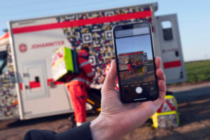 Mit einem QR-Code an Rettungfahrzeugen oder an der Ausrüstung der Retter sollen Gaffer davon abgehalten werden, das Geschehen zu fotografieren.