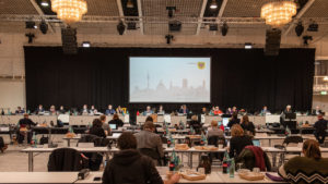 Abbildung 2: Der Rat der Stadt Dortmund tagte aufgrund der Pandemie in der Westfalenhalle. Quelle: Bild: Dortmund-Agentur / Roland Gorecki