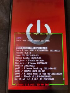 Abbildung 2: Megis Multi-Boot-ISO ist eine gute Möglichkeit, neben Distributionen wie Mobian, Arch, Fedora und Sailfish auch PostmarketOS mit vier verschiedenen Umgebungen kennenzulernen.