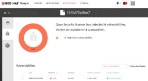Abbildung 3: Erkennt Clair ein Problem mit einem Abbild, warnt es den Administrator und fordert ihn auf, das neue Abbild zu installieren. Danach muss allerdings auch ein Rollout der jeweiligen Pods erfolgen. Quelle: Red Hat