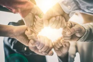 Die Open-Source-Community k&auml;mpft mit geringem Funding und einer kleinen Zahl engagierter Mitstreiter gegen m&auml;chtige Akteure. Quelle: scyther5 / 123RF.com