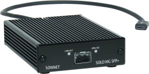 Abbildung 3: Mit dem Solo 10G von Sonnet lassen sich Geräte mit Thunderbolt-Schnittstelle leicht auf 10-Gigabit-Ethernet aufrüsten – bei einem NAS ist das oft sehr praktisch. Quelle: Sonnet