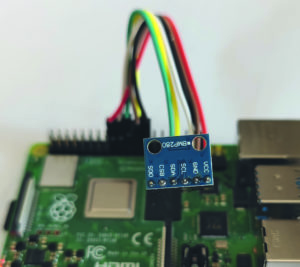 Abbildung 3: Der Temperatur- und Luftfeuchtemesser BMP280, mit dem Raspberry Pi verbunden.