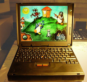 Abbildung 1: Nicht mehr ganz taufrisch: Das Knoppix-3.8-Derivat Klixxa aus dem Jahr&nbsp;2005 auf einem IBM ThinkPad&nbsp;380XD von&nbsp;1998.