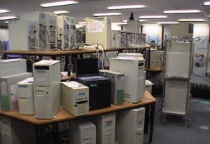Abbildung 2: Blick auf einen Teil des 500-Rechner-Linux-Clusters CLoWN.