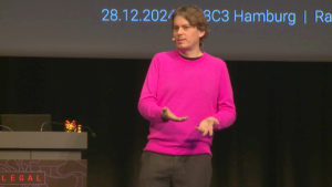 Abbildung 1: Ethik-Professor Rainer Mühlhoff beim 38C3 in Hamburg. Quelle: CCC, CC BY 4.0 https://creativecommons.org/licenses/by/4.0/