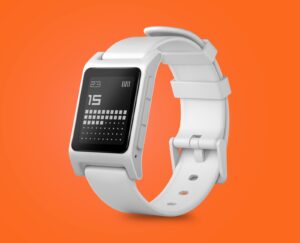 Abbildung 1: Bei der Core 2 Duo schimmert das eindeutige Vorbild Pebble 2 durch. In einigen Punkten wie Akkulaufzeit ist die Uhr ihm deutlich überlegen.