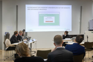 Simulation einer Gerichtsverhandlung zu Cybersicherheitsforschung. Quelle: Catharina Frank | Copyright: ATHENE